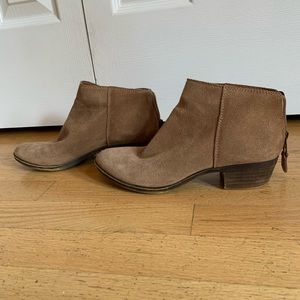 tan ankle boots